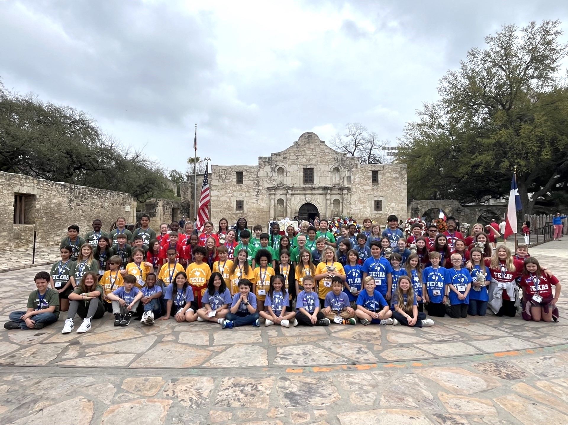 Park Glen fourth-graders pose in front of The Alamo.